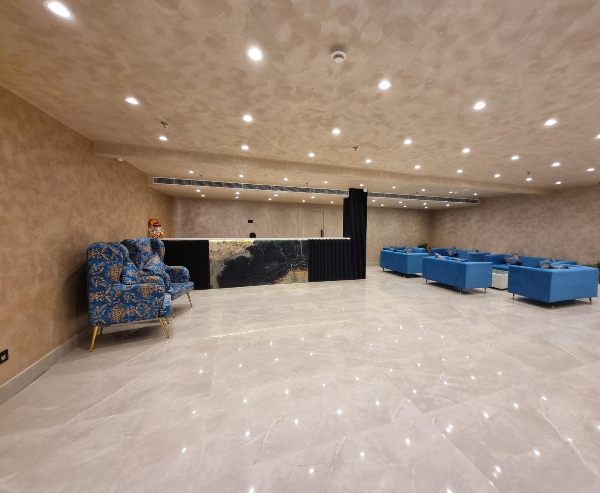Отель Dolphin Club Chinhat Экстерьер фото