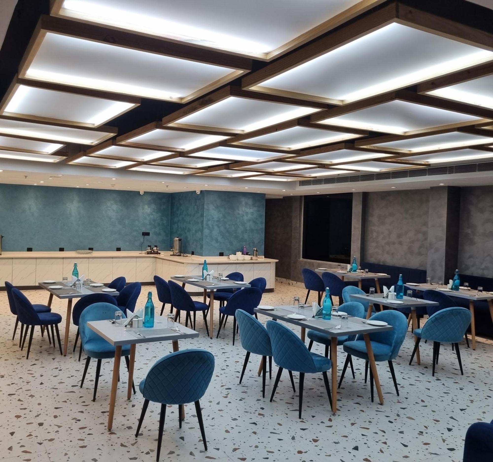 Отель Dolphin Club Chinhat Экстерьер фото