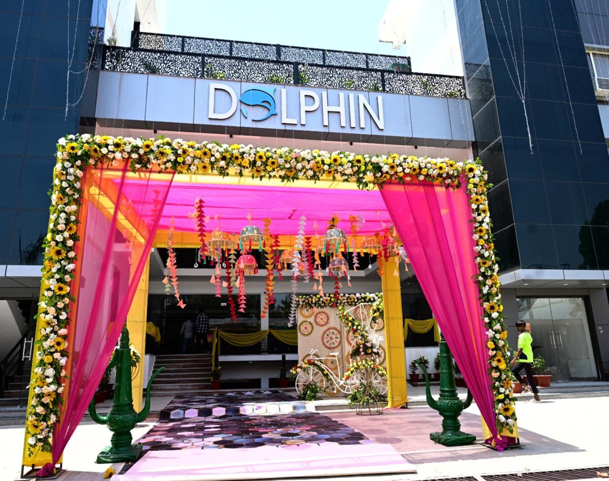 Отель Dolphin Club Chinhat Экстерьер фото